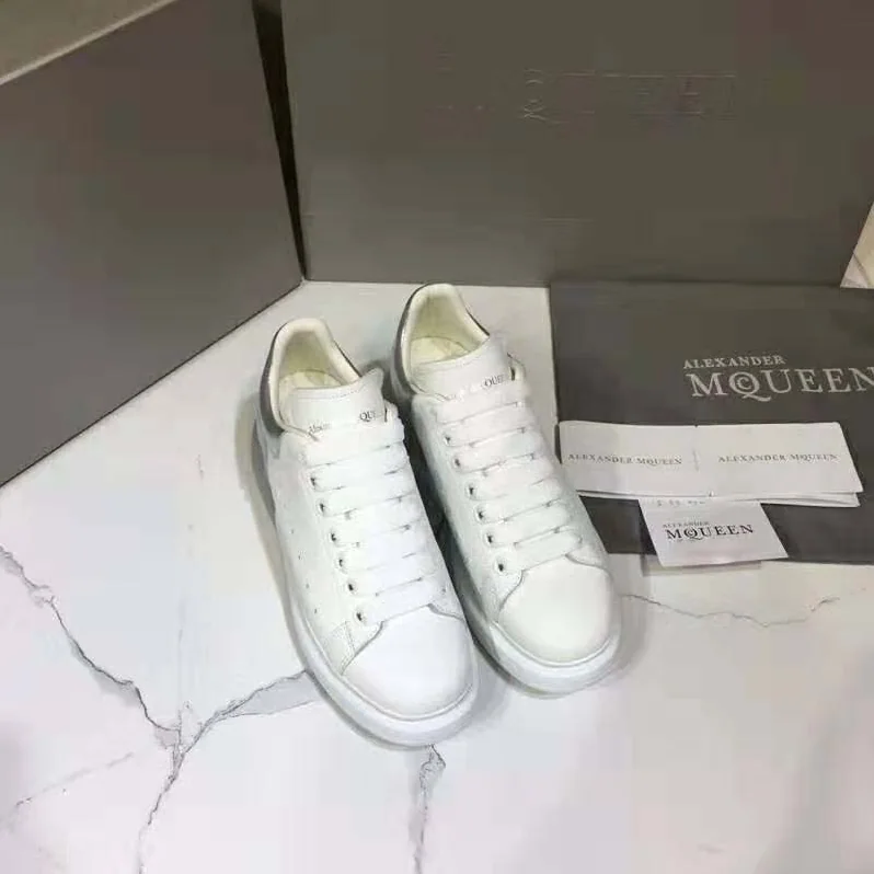 Alexander Mcqueen Oversized Sneaker White Smooth Calf Leather Lace for Women in Up Sneaker Alexander Mcqueen Oversized Sneaker White Smooth Calf Leather Lace for Women in Up Sneaker
