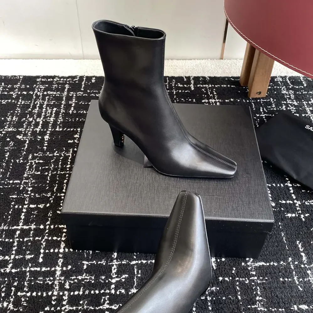 Saint Laurent YSL Jill Booties In Smooth Leather for Women in Black Saint Laurent YSL Jill Booties In Smooth Leather for Women in Black