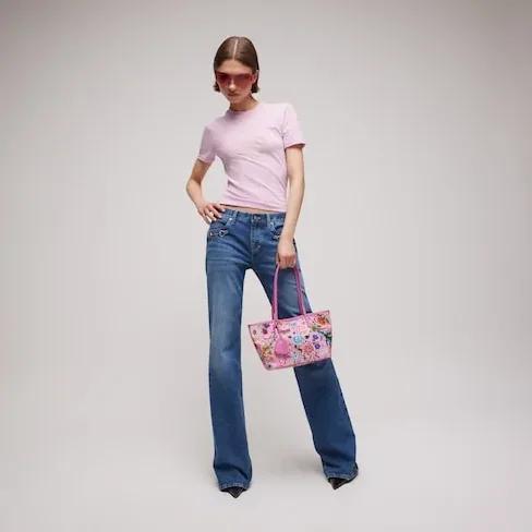 Gucci Tribeca Small Tote Bag / Pink/ Multicolor Gucci Flora Coated Canvas Palladium Hardware A0034E FAF8S 8642 Gucci Tribeca Small Tote Bag / Pink/ Multicolor Gucci Flora Coated Canvas Palladium Hardware A0034E FAF8S 8642