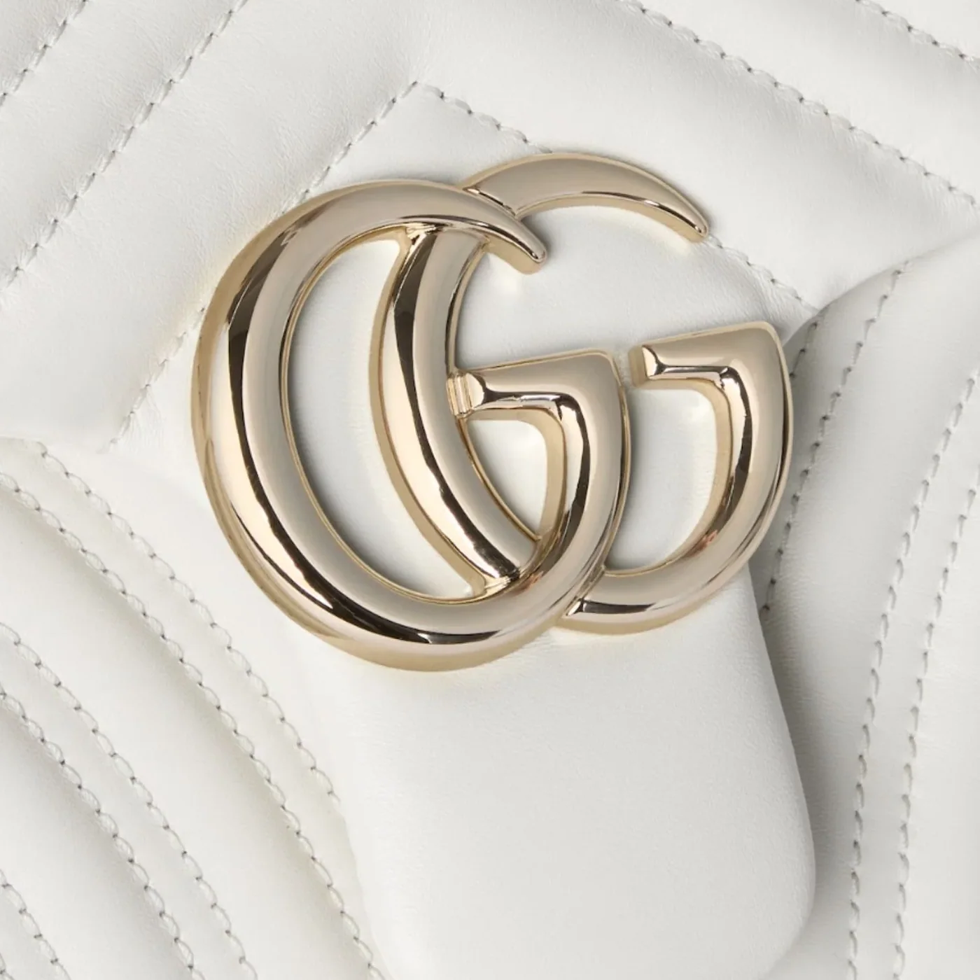 Gucci Marmont Medium Shoulder Bag in White Gold Hardware Gucci Marmont Medium Shoulder Bag in White Gold Hardware