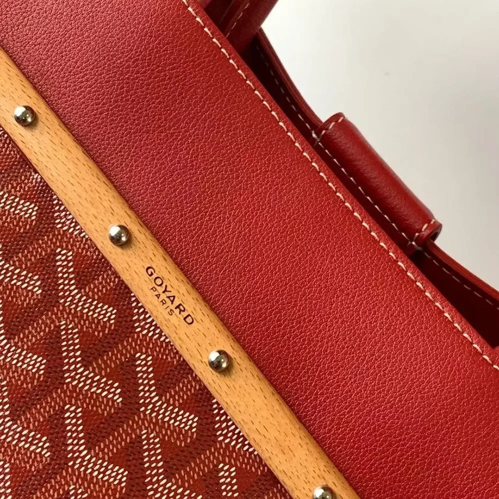 Goyard Saïgon Tote Bag for Women in Red Goyard Saïgon Tote Bag for Women in Red