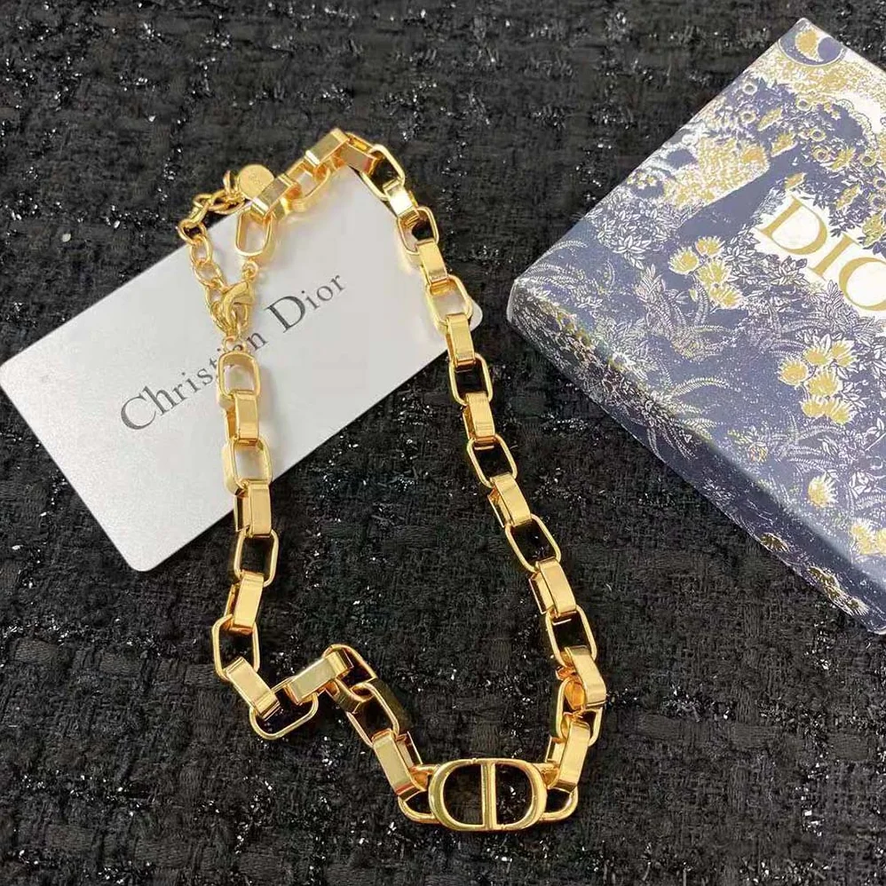 Dior 30 Montaigne Necklace Gold for Women in Finish Metal Dior 30 Montaigne Necklace Gold for Women in Finish Metal