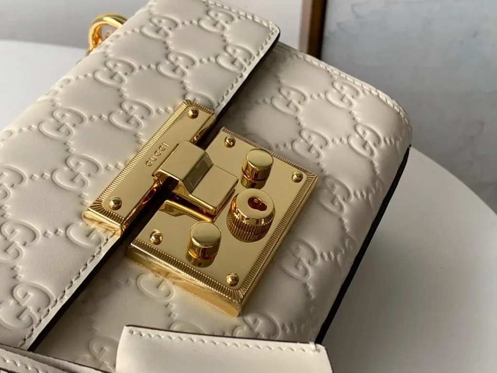 Gucci GG Embossed Padlock Shoulder Bag White Milky / Gucci GG Embossed Padlock Shoulder Bag White Milky /