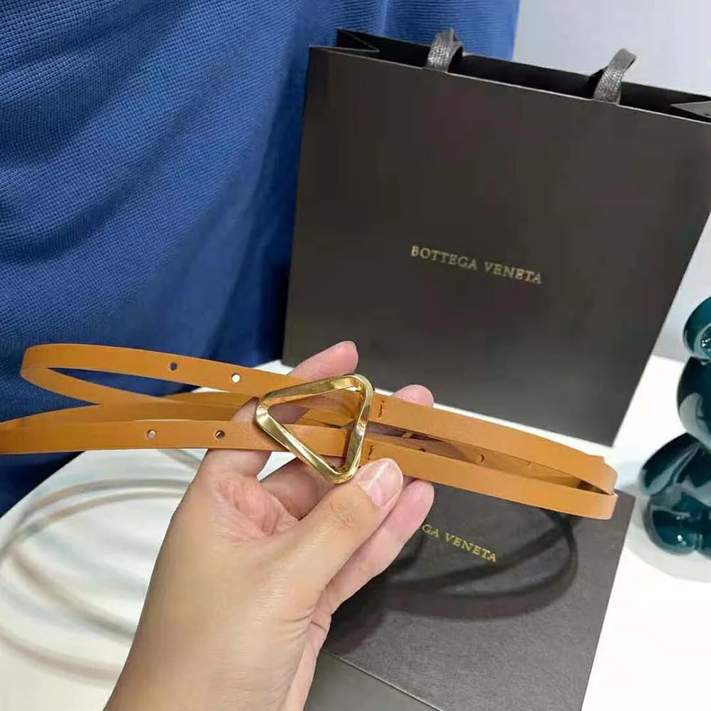 Bottega Veneta Grasp Belt Leather Double Strap for Women in Brown