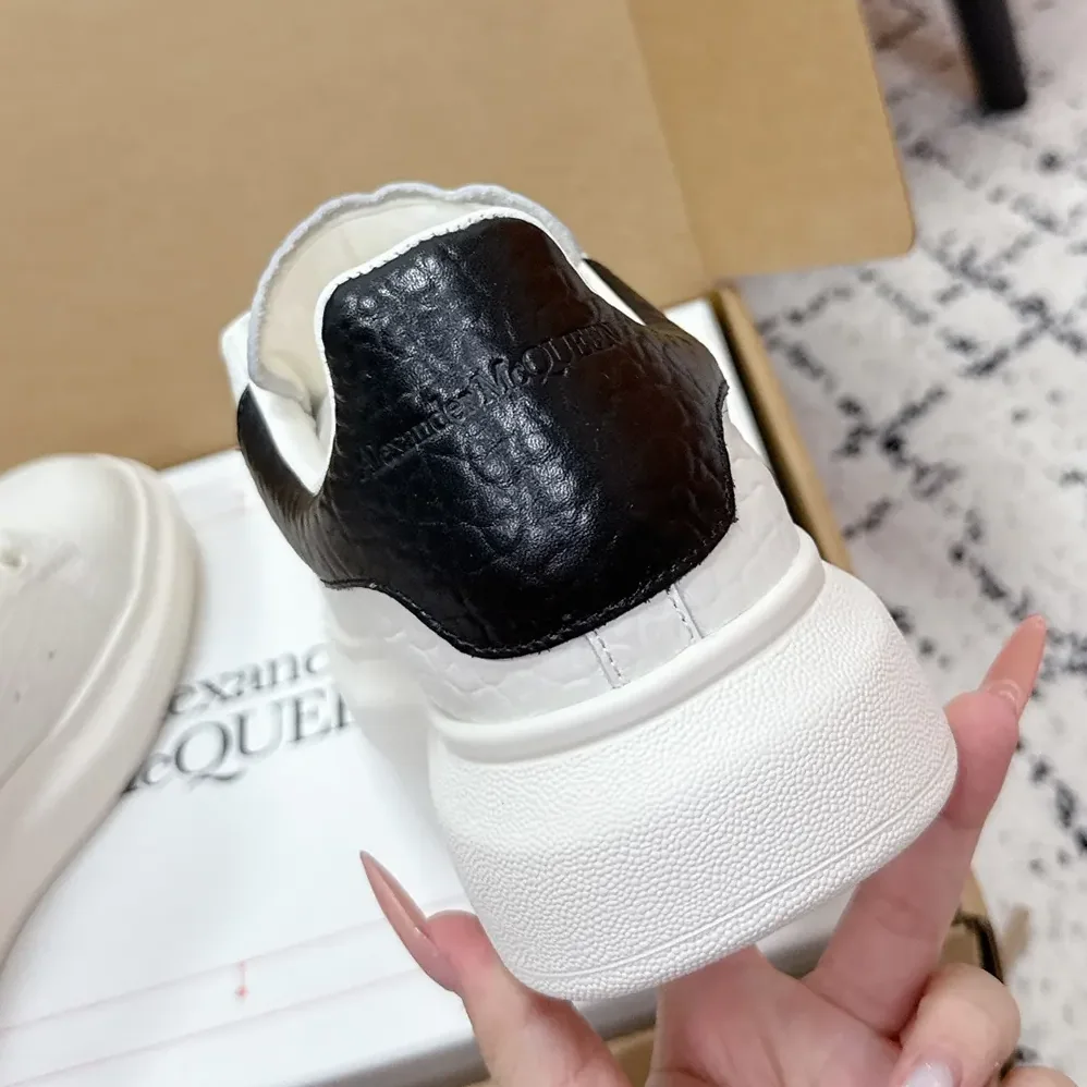 Alexander Mcqueen Oversized Sneaker in Off White for Unisex in Black Alexander Mcqueen Oversized Sneaker in Off White for Unisex in Black