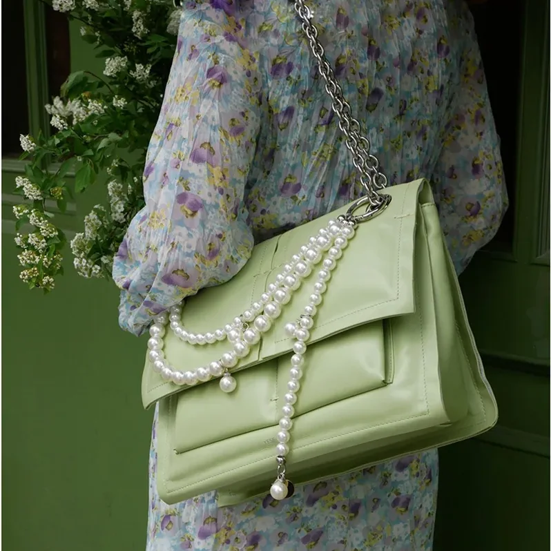 Premium Sense Avocado Green Chain Shoulder Bag