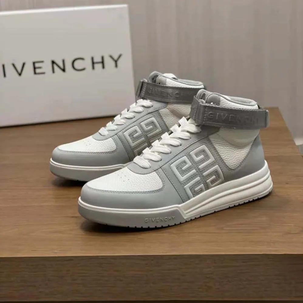 Givenchy G4 High Top Sneakers in Leather for Men in Grey/White Givenchy G4 High Top Sneakers in Leather for Men in Grey/White