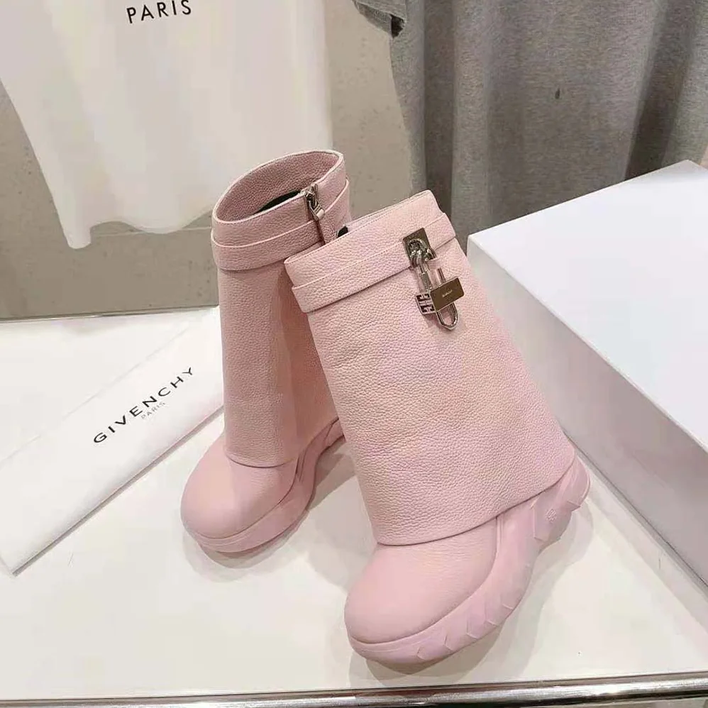 Givenchy Shark Lock Biker Ankle Boots in Grained Leather for Women in Pink