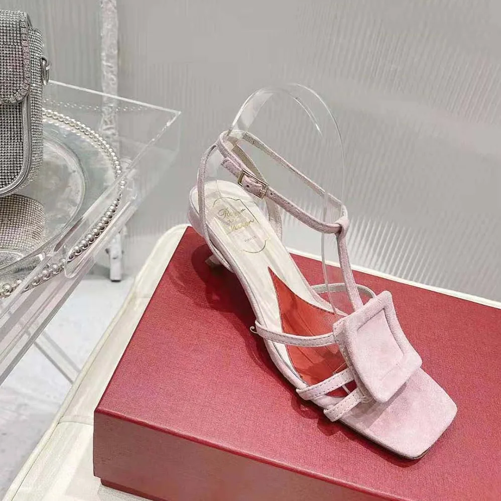 Roger Vivier Virgule Covered Buckle Sandals in Leather for Women in Pink