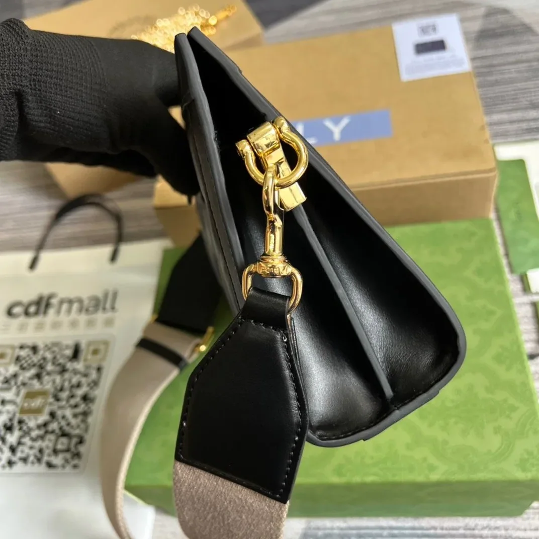 Gucci Matelasse Shoulder Bag Black Gucci Matelasse Shoulder Bag Black