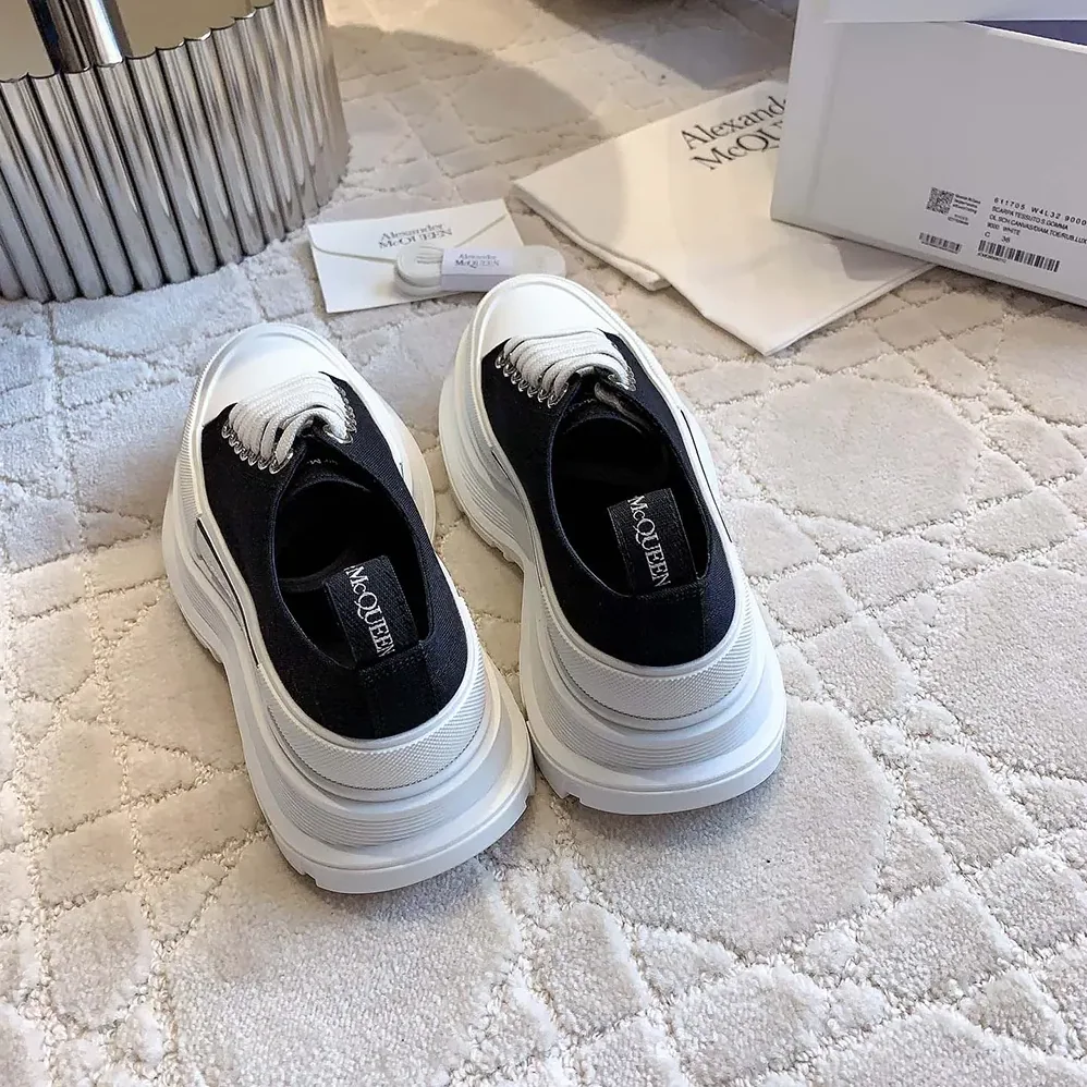 Alexander Mcqueen Tread Slick Lace Up in Black for Unisex in White