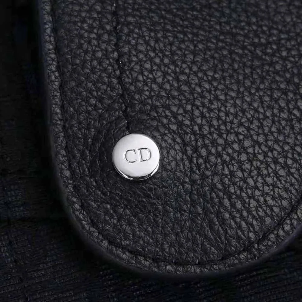 Dior Saddle Pouch Dior Oblique Jacquard for Men in Black Dior Saddle Pouch Dior Oblique Jacquard for Men in Black
