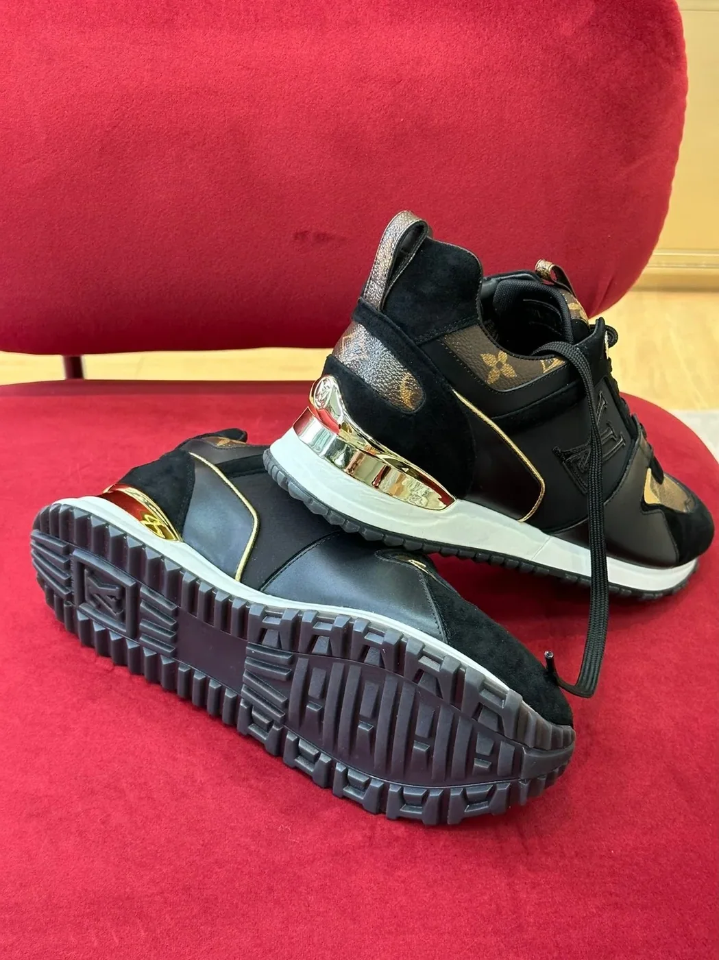 Louis Vuitton Run Away Sneaker Black 1AAP3E Louis Vuitton Run Away Sneaker Black 1AAP3E