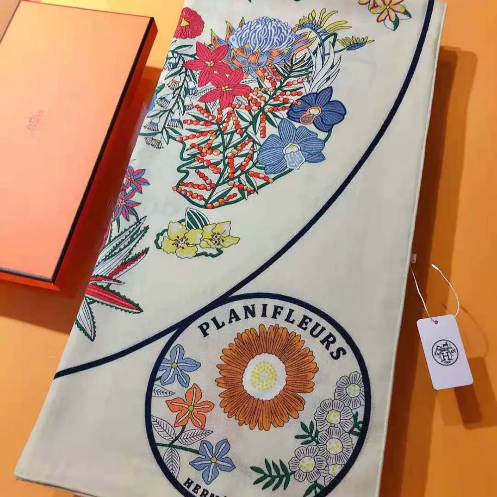 Hermes Planifleurs Scarf 90 for Women in White Hermes Planifleurs Scarf 90 for Women in White