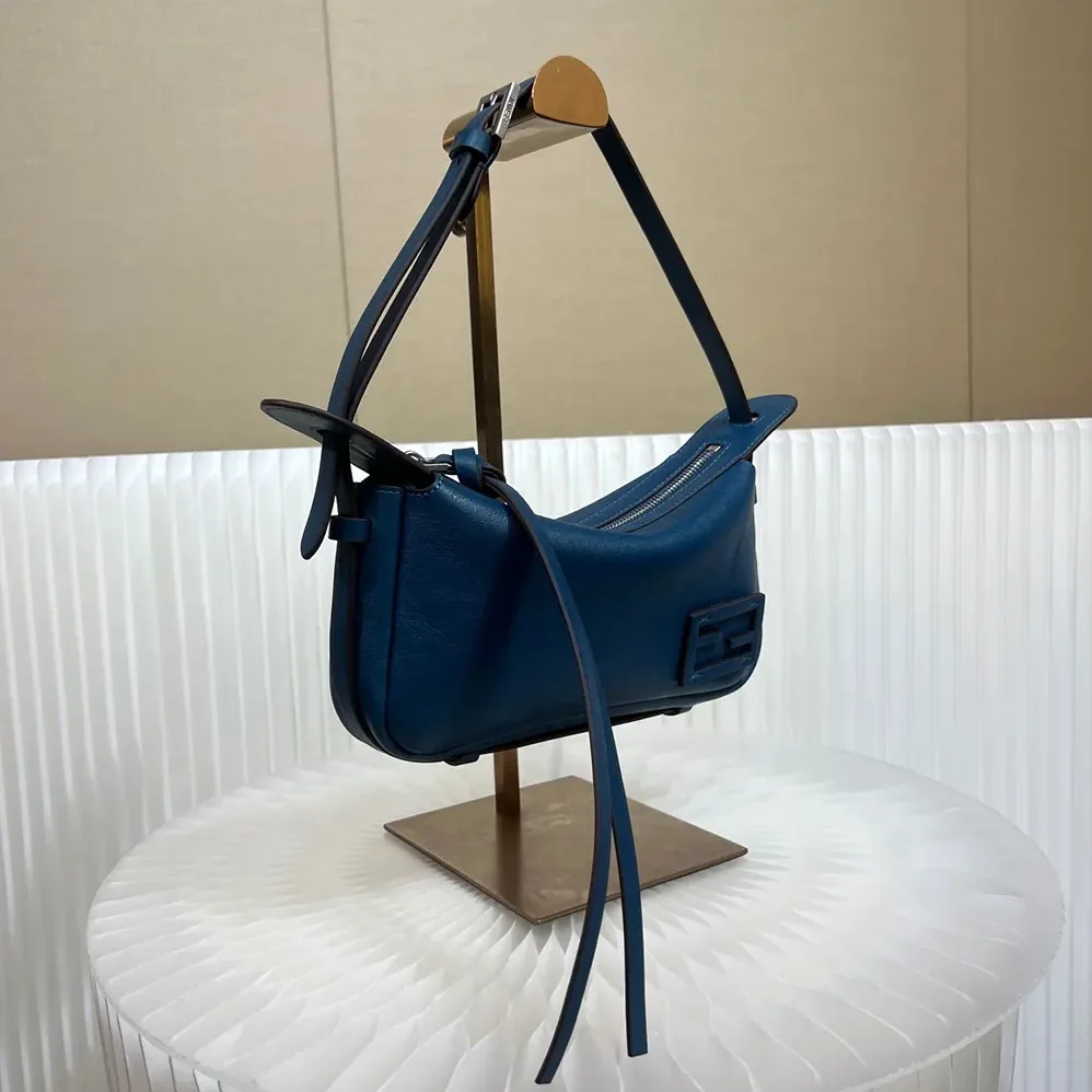 Fendi Simply Fendi Mini Blue Leather Mini for Unisex in bag