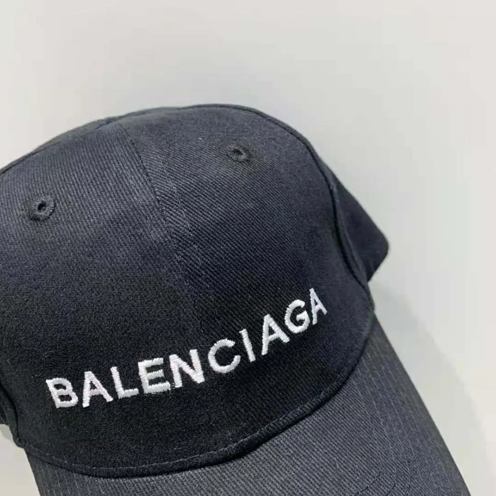 Balenciaga Classic Baseball Cap with Balenciaga Embroidered Logo for Women in Black Balenciaga Classic Baseball Cap with Balenciaga Embroidered Logo for Women in Black