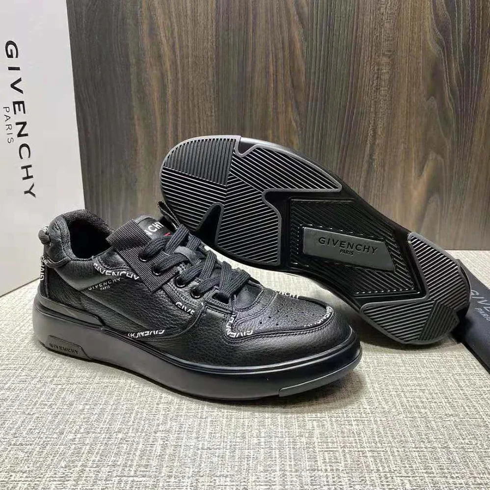 Givenchy Wing Low Sneakers in Leather with Pipping for Men in Black Givenchy Wing Low Sneakers in Leather with Pipping for Men in Black