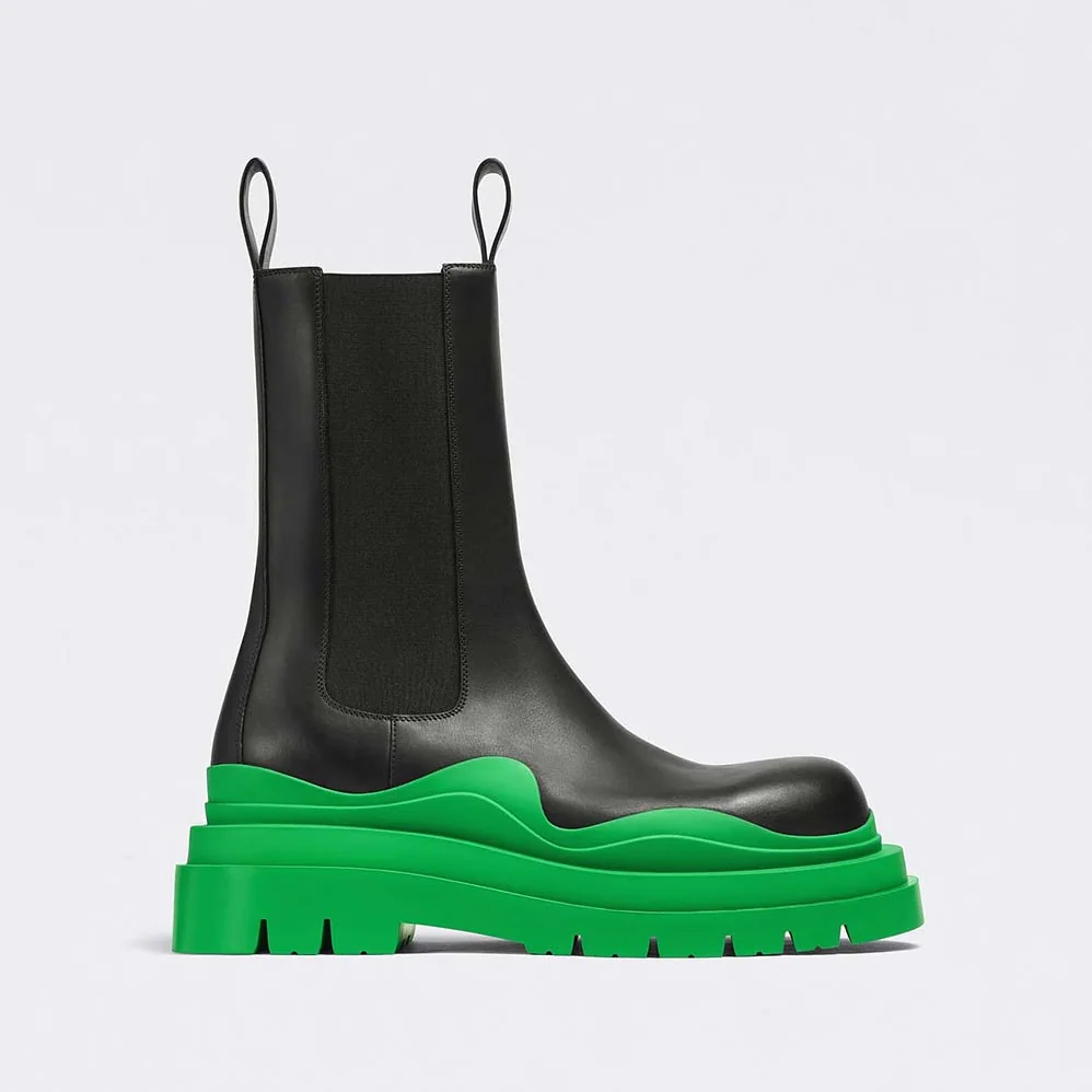 Bottega Veneta Tire Chelsea Boot in Vegetally-Tanned Leather for Unisex in Green Bottega Veneta Tire Chelsea Boot in Vegetally-Tanned Leather for Unisex in Green