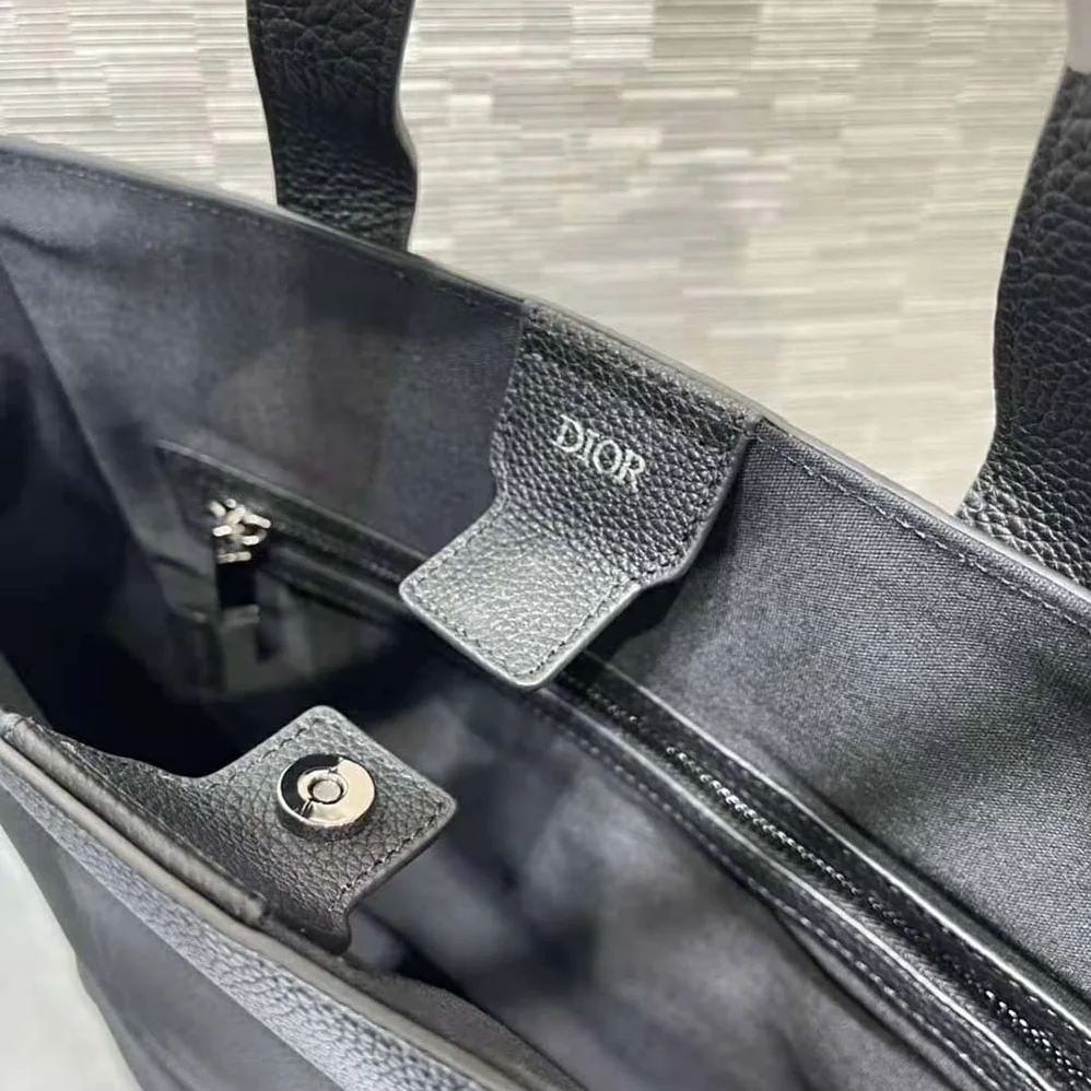 Dior Saddle Tote Bag with Shoulder Strap Black Grained Calfskin for Men Dior Saddle Tote Bag with Shoulder Strap Black Grained Calfskin for Men