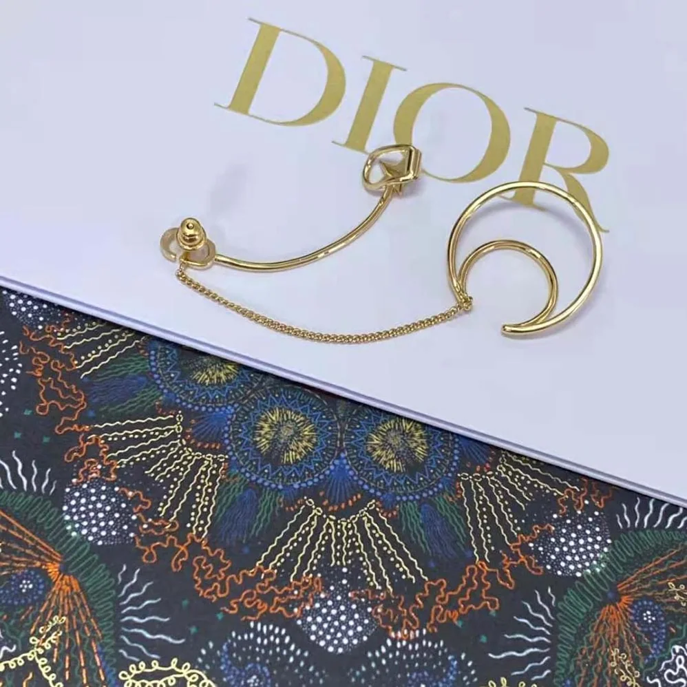 Dior 30 Montaigne Ear Jewelry Gold for Women in Finish Metal