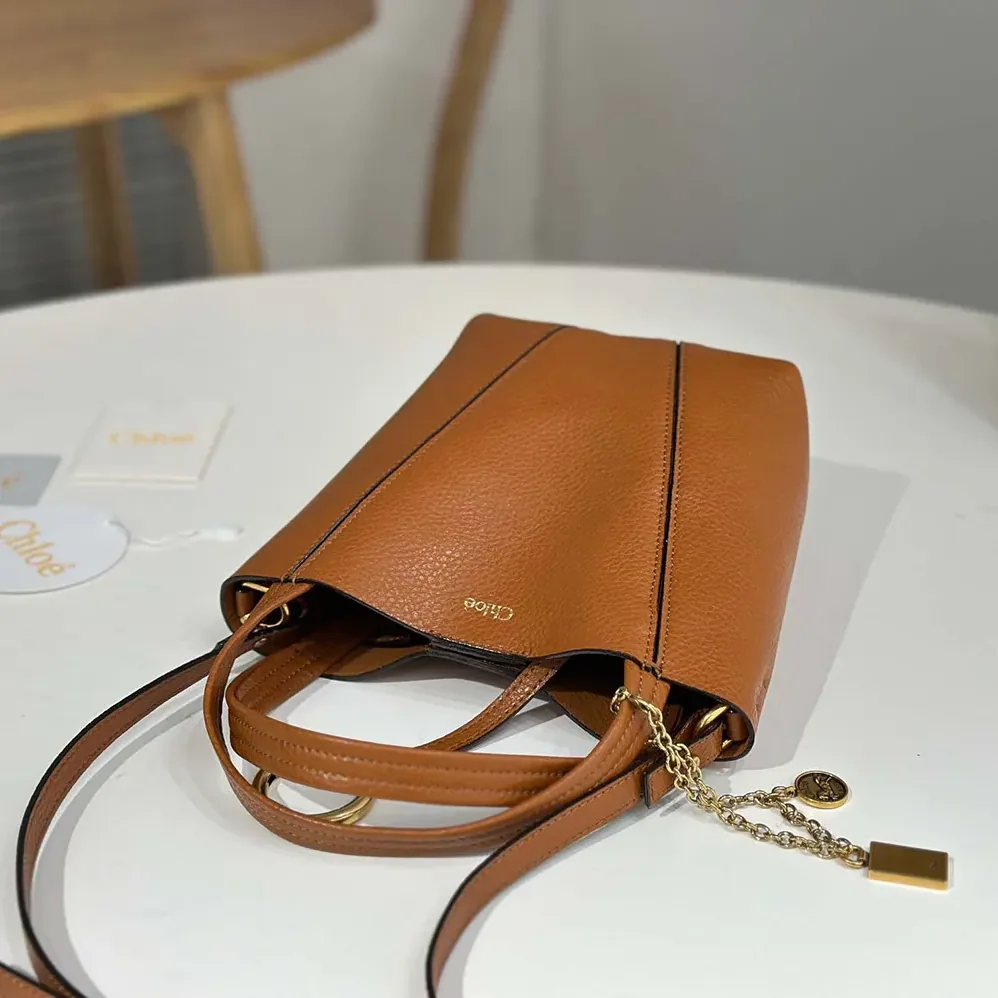 Chloe Small Chloé Spin Tote Bag in Grained Leather for Women in Brown