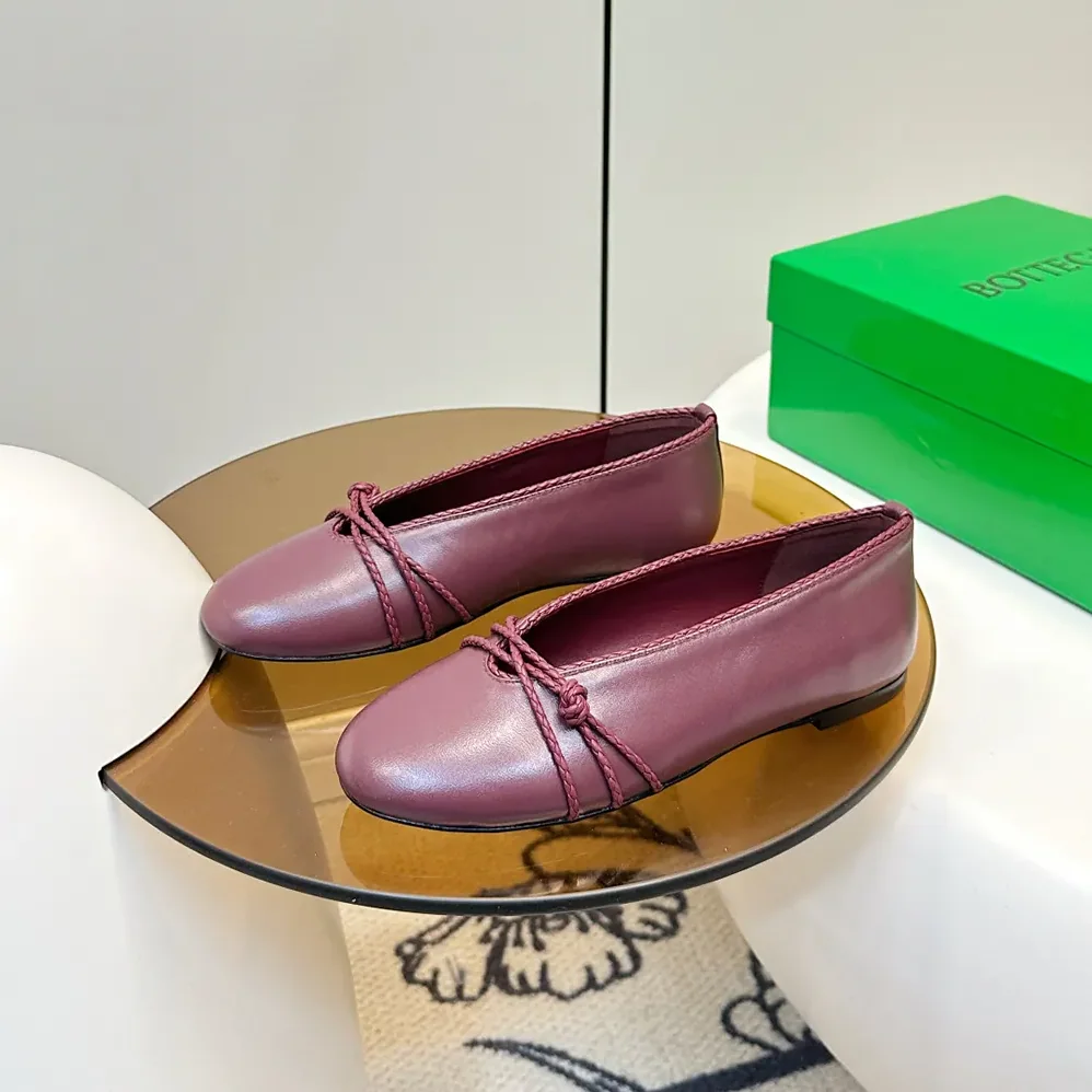 Bottega Veneta Rosa Mary-Jane Ballerina for Women in Deep Mahogany Bottega Veneta Rosa Mary-Jane Ballerina for Women in Deep Mahogany
