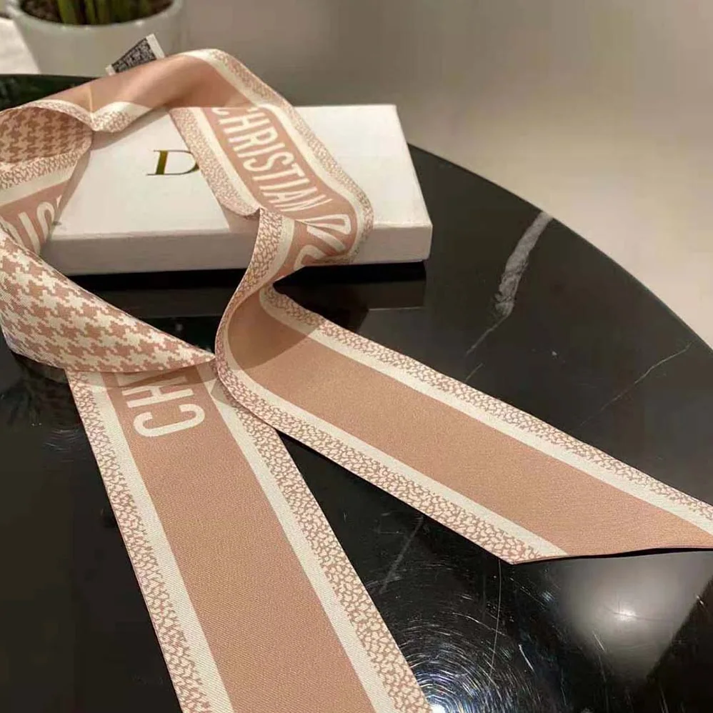 Dior 30 Montaigne Mitzah Scarf Rose Des Vents and White Silk Twill for Women Dior 30 Montaigne Mitzah Scarf Rose Des Vents and White Silk Twill for Women