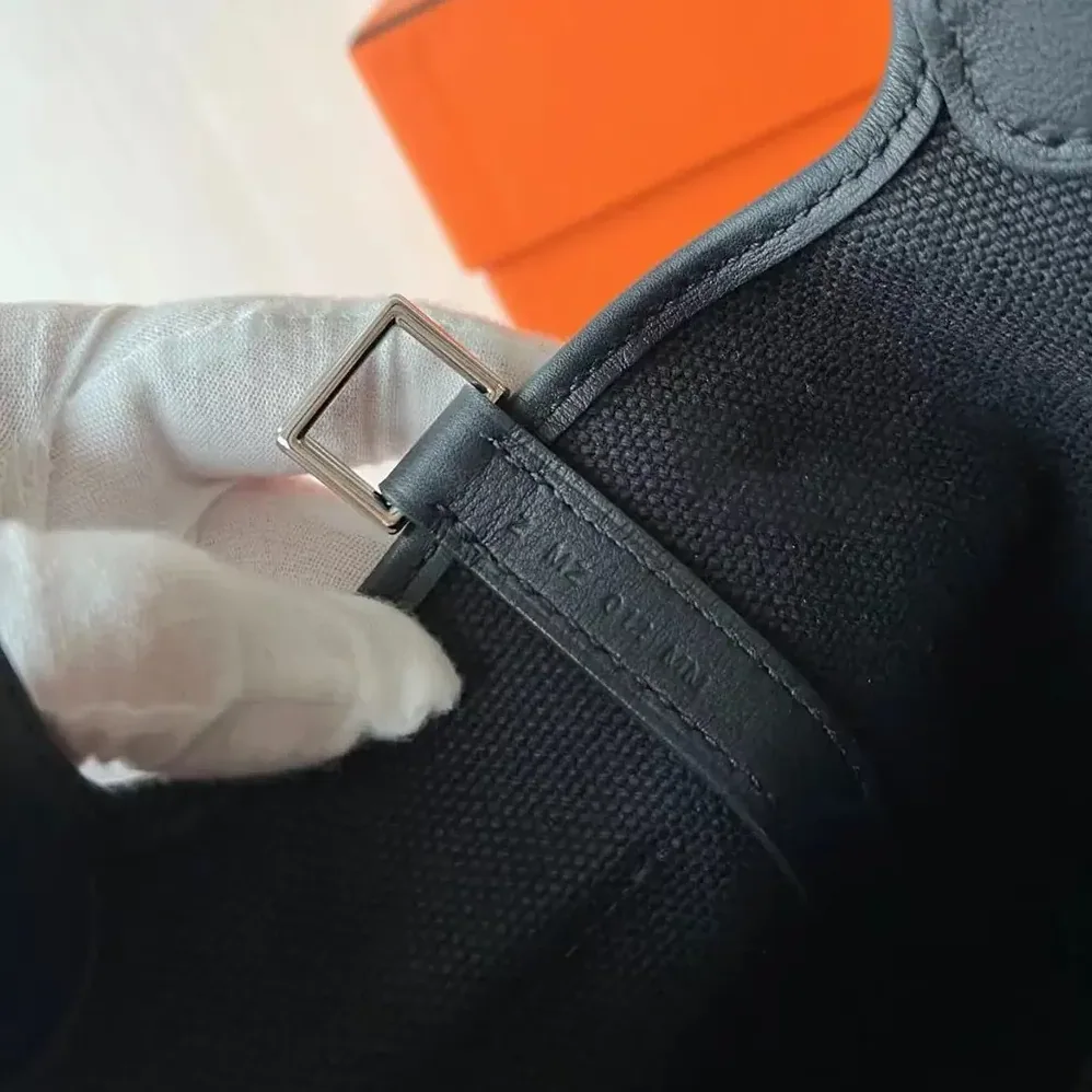 Hermes Picotin Lock 18 Pockets in Goeran Canvas Leather for Women in Black Hermes Picotin Lock 18 Pockets in Goeran Canvas Leather for Women in Black