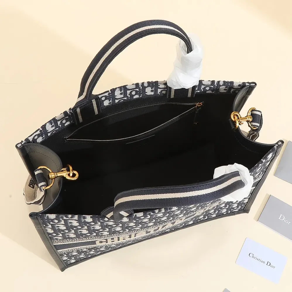 Dior Medium Dior Book Tote Blue Dior Oblique Embroidery and Calfskin for Women Dior Medium Dior Book Tote Blue Dior Oblique Embroidery and Calfskin for Women