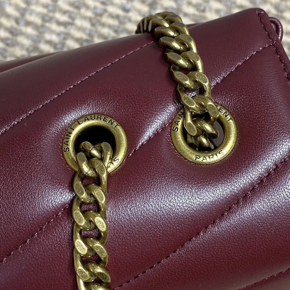 Saint Laurent YSL Loulou Medium in Matelasse Lambskin for Women in Bordeaux Saint Laurent YSL Loulou Medium in Matelasse Lambskin for Women in Bordeaux
