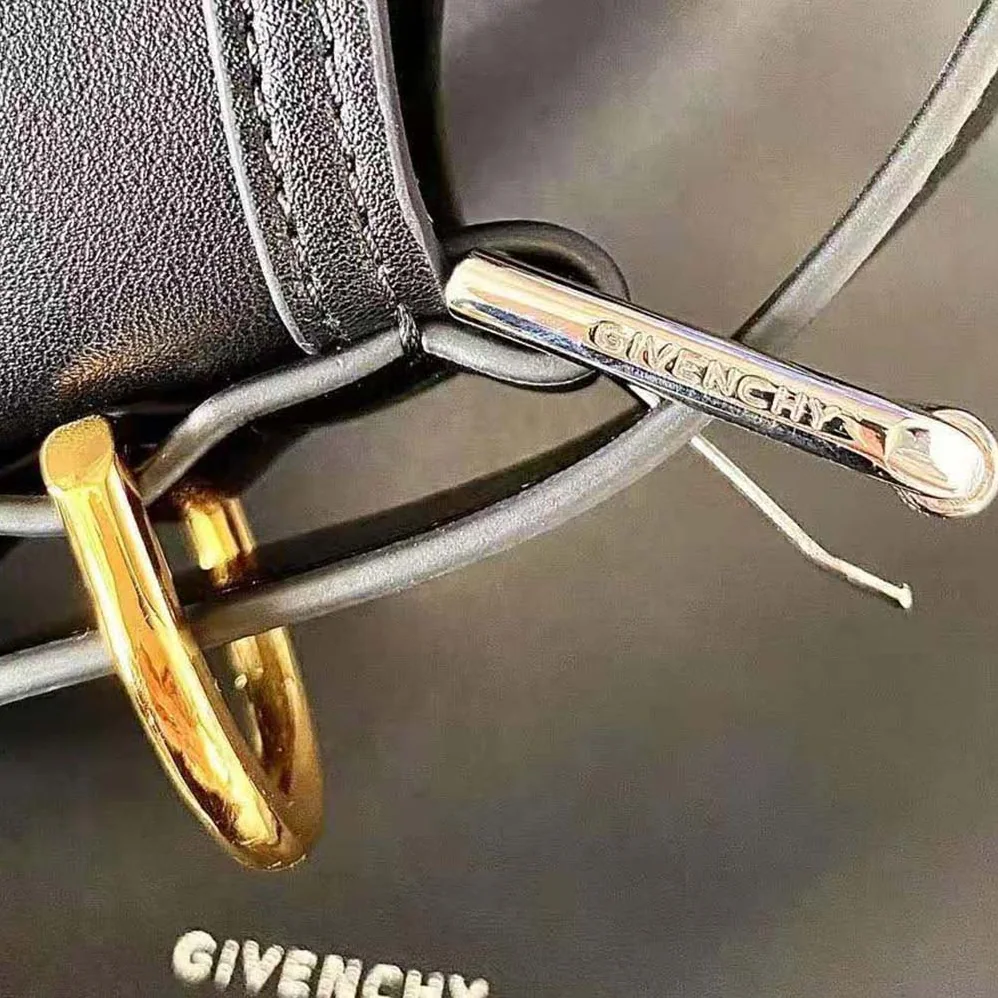 Givenchy Medium Voyou Bag in Leather for Women in Black Givenchy Medium Voyou Bag in Leather for Women in Black