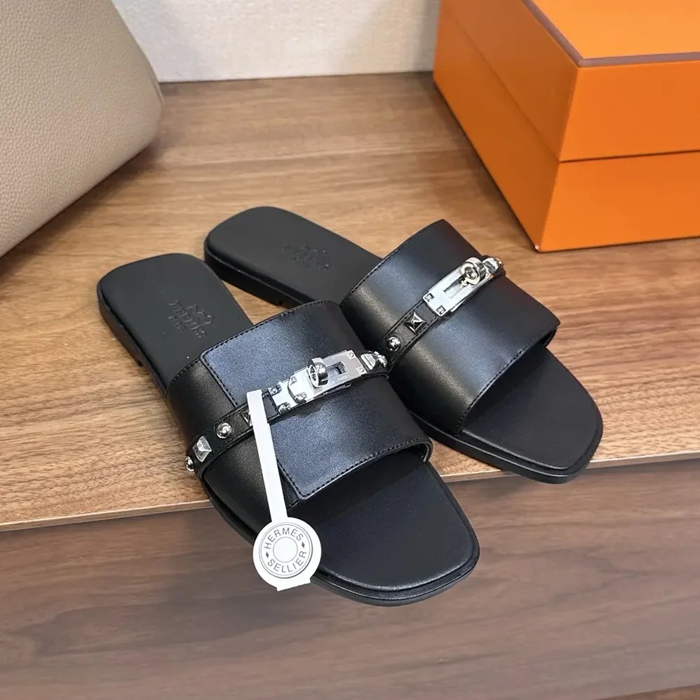 Hermes Giulia Sandal for Unisex in Black