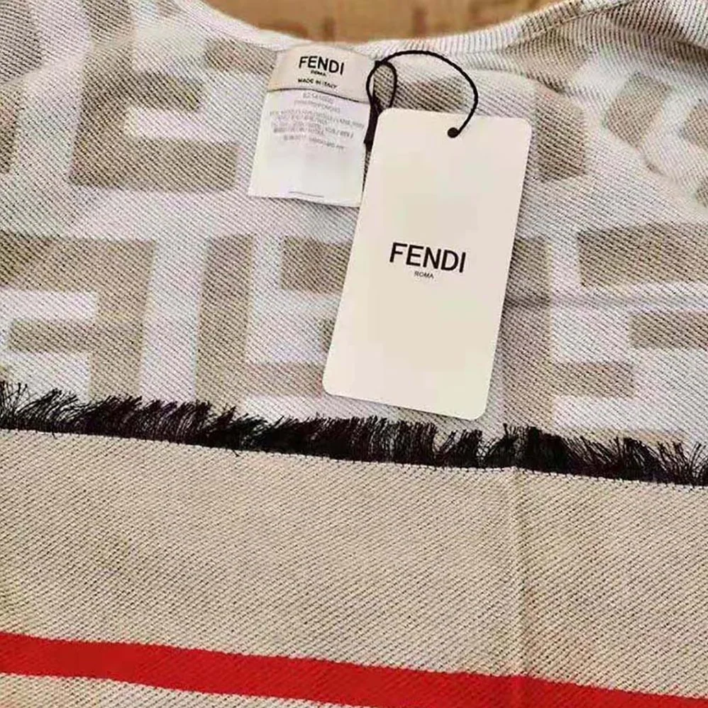 Fendi FF Poncho Multicolor Wool and Silk Poncho for Women in White Fendi FF Poncho Multicolor Wool and Silk Poncho for Women in White