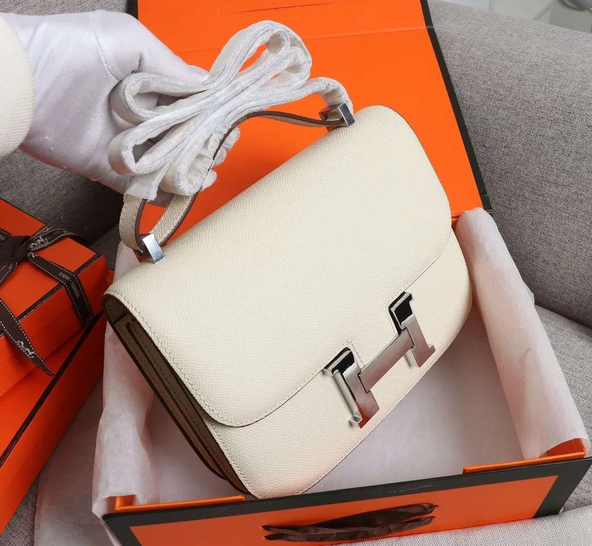 Hermes Constance Handbag Off White /