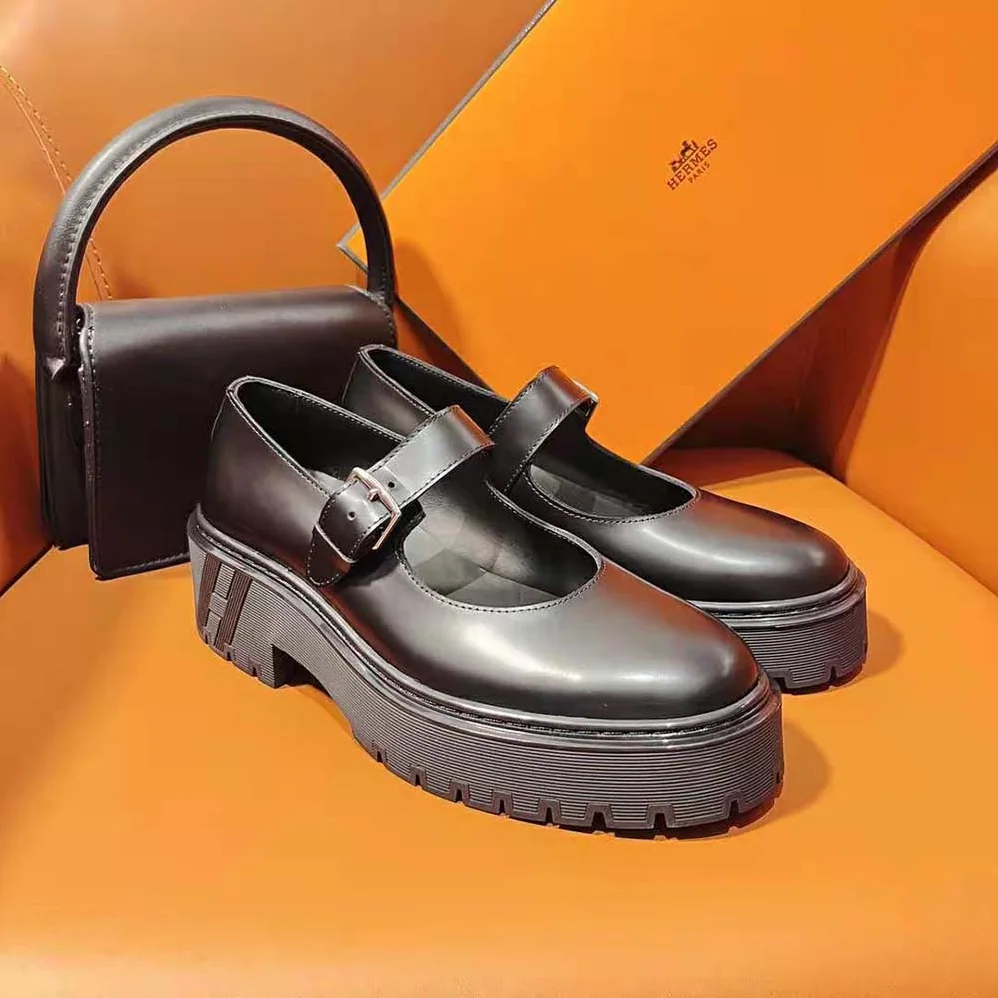 Hermes Hoxton Oxford Shoe for Women in Black Hermes Hoxton Oxford Shoe for Women in Black