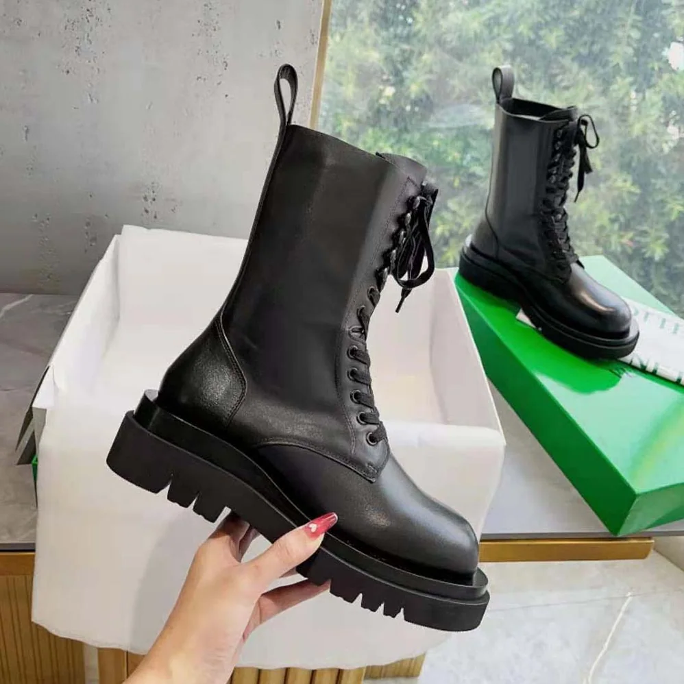 Bottega Veneta Lug Lace-Up Boot in Calfskin Leather for Unisex in Black