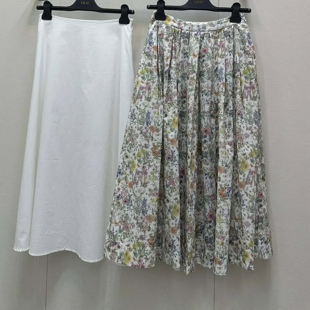 Dior Mid-Length Flared Skirt Cotton Muslin with Multicolor Dior Flowers Calendar Allover Motif for Women Dior Mid-Length Flared Skirt Cotton Muslin with Multicolor Dior Flowers Calendar Allover Motif for Women