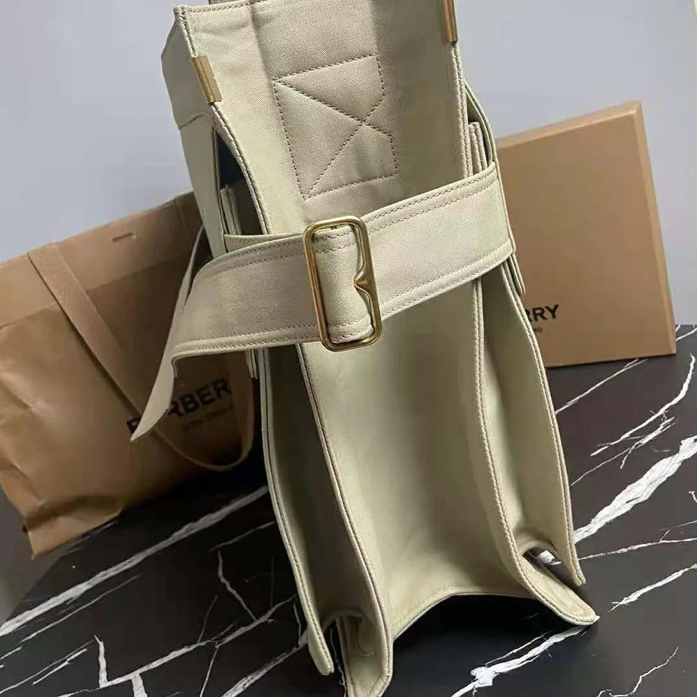 Burberry Trench Tote for Men in Green
