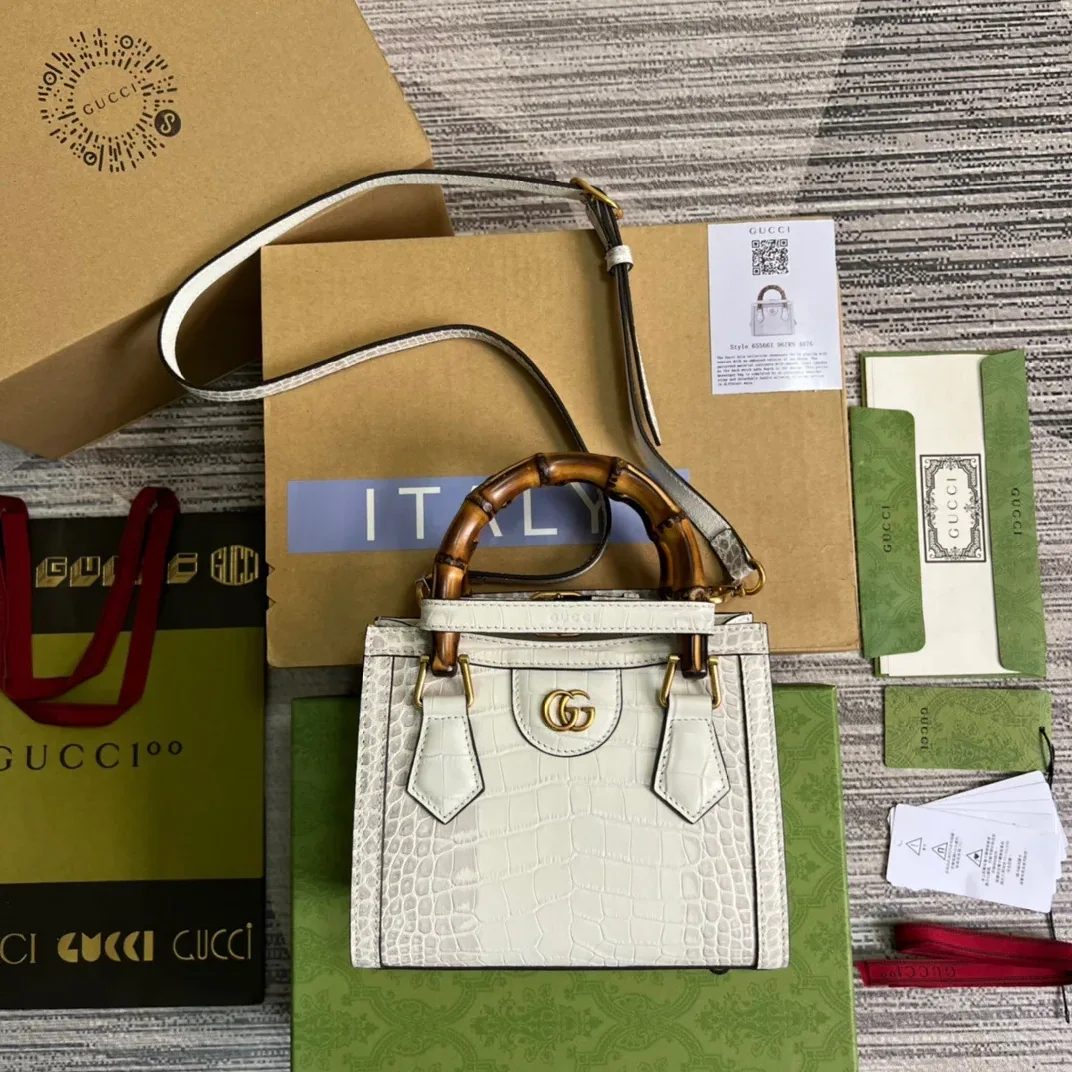 Gucci Diana Mini Tote Bag White