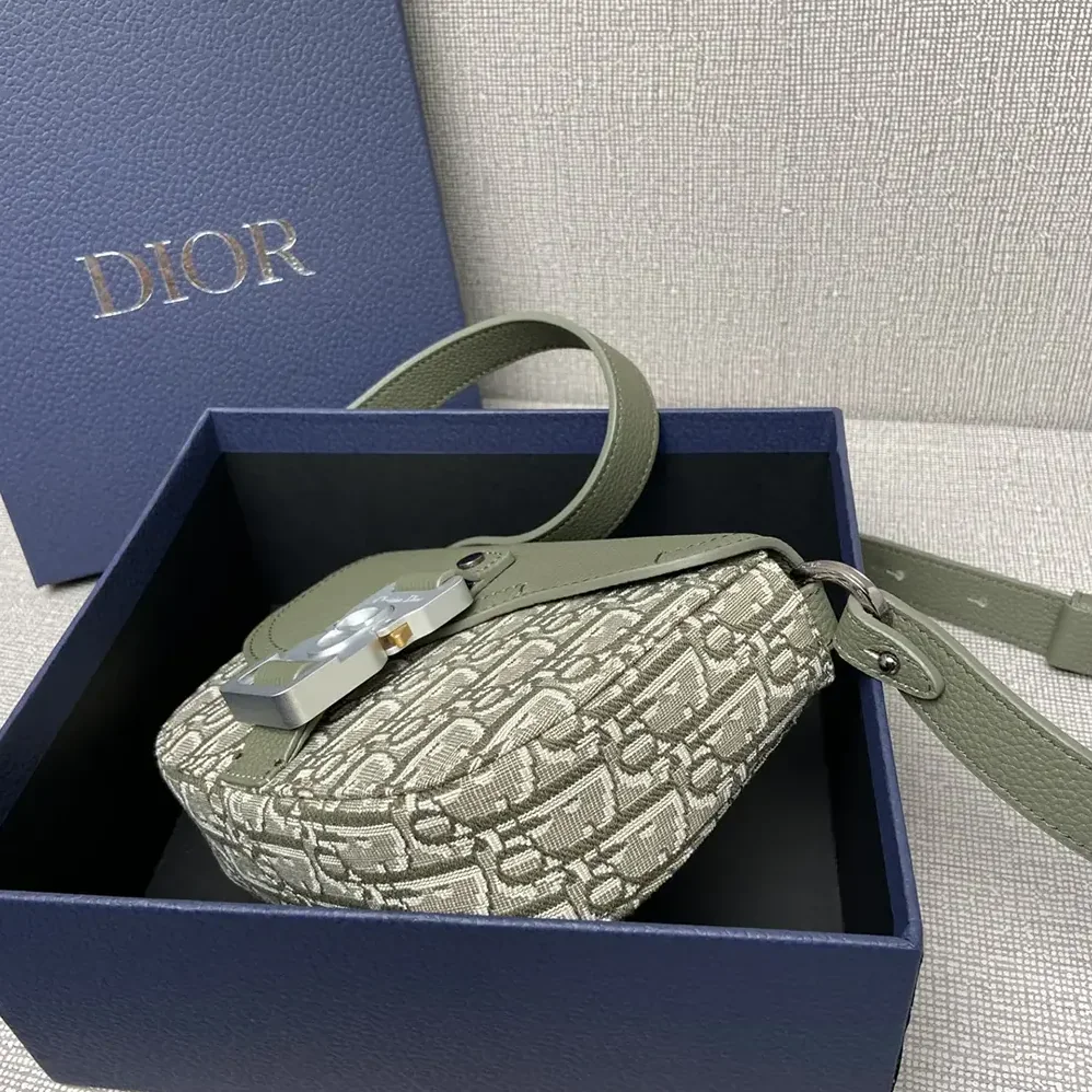 Dior Mini Saddle Messenger Bag with Flap Khaki Dior Oblique Jacquard for Men Dior Mini Saddle Messenger Bag with Flap Khaki Dior Oblique Jacquard for Men