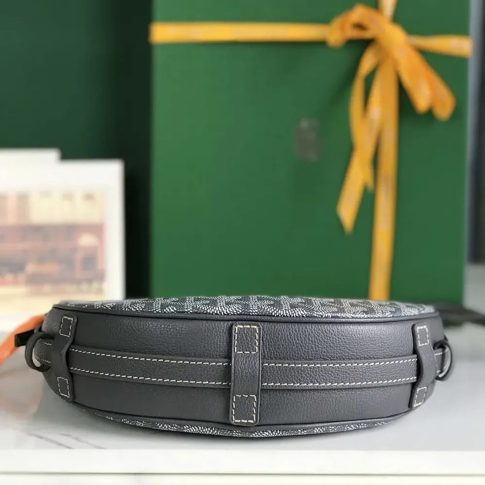 Goyard Hirondelle Bag for Unisex in Grey Goyard Hirondelle Bag for Unisex in Grey