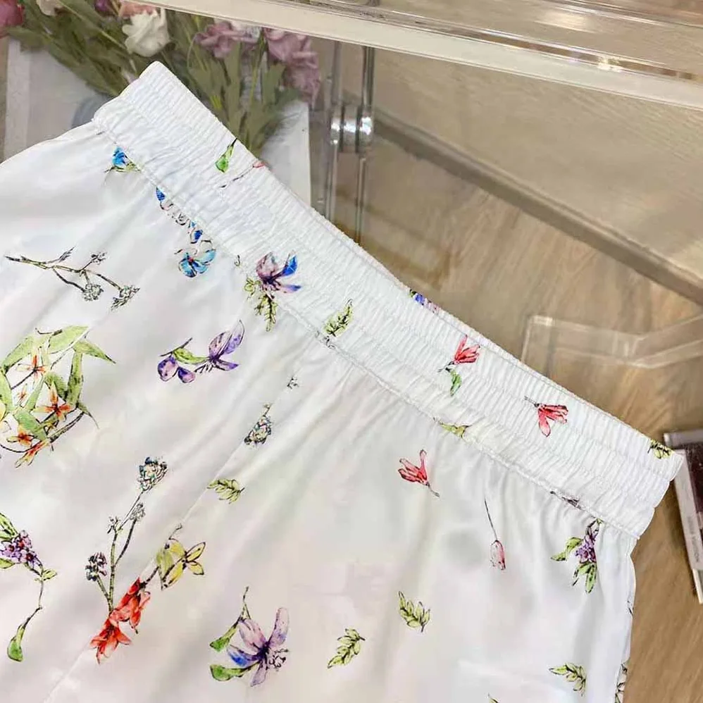 Dior Chez Moi Shorts White Silk Twill with Multicolor D for Women in Constellation Motif Dior Chez Moi Shorts White Silk Twill with Multicolor D for Women in Constellation Motif