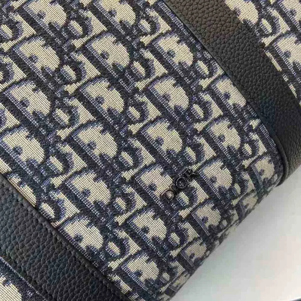 Dior Lingot 50 Bag Beige and Black Dior Oblique Jacquard for Men Dior Lingot 50 Bag Beige and Black Dior Oblique Jacquard for Men