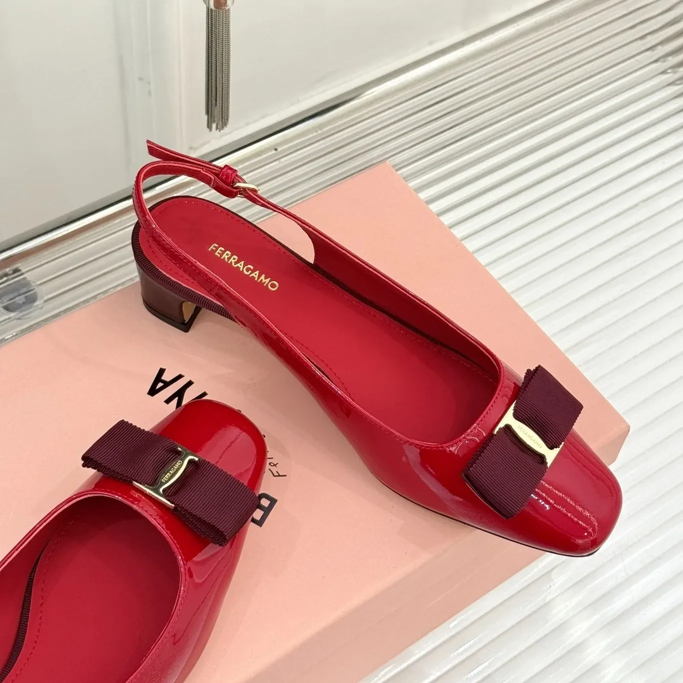 Ferragamo Iconic Bow Slingback Flame Red 01J701 Ferragamo Iconic Bow Slingback Flame Red 01J701