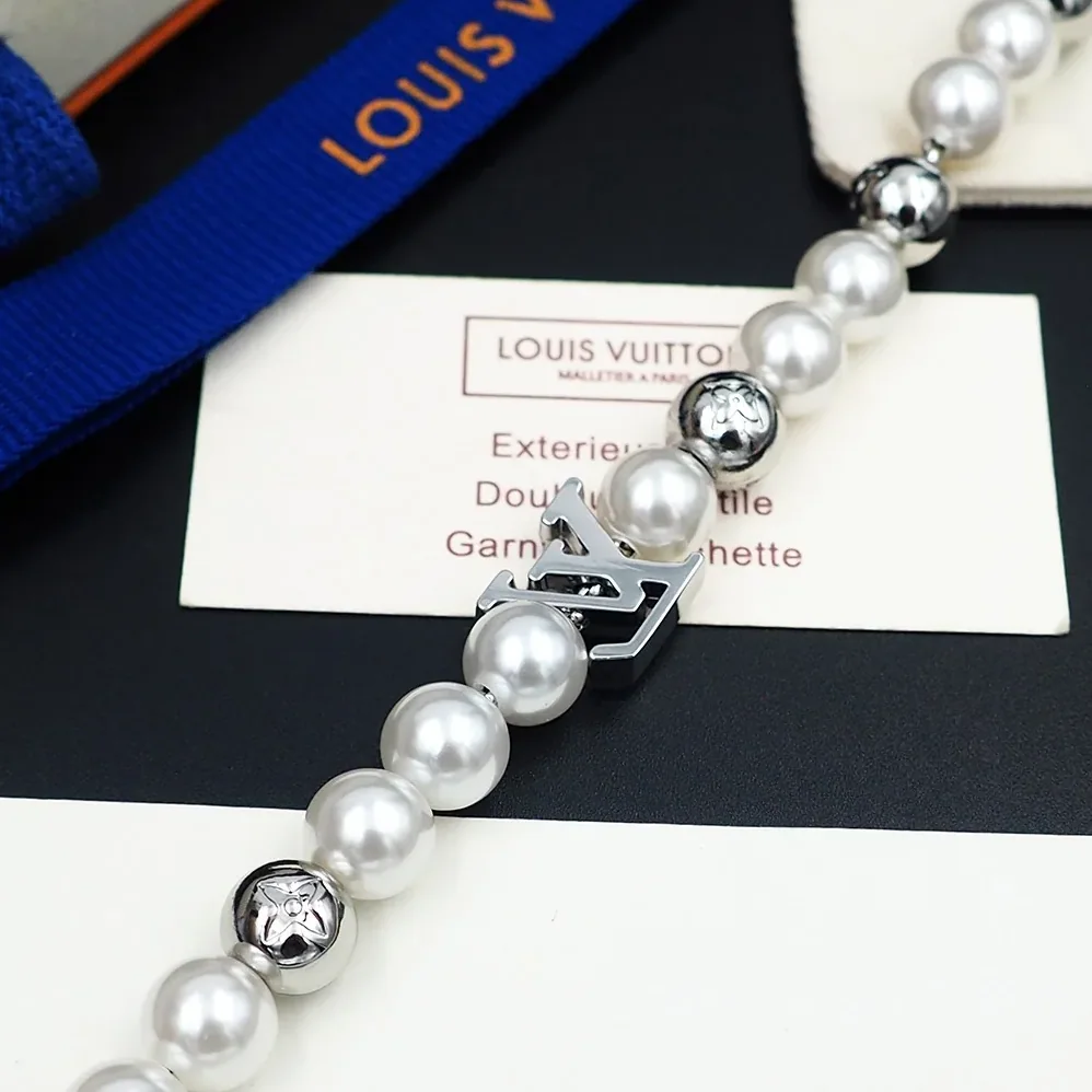 Louis Vuitton Monogram Pearls Bracelet White Louis Vuitton Monogram Pearls Bracelet White