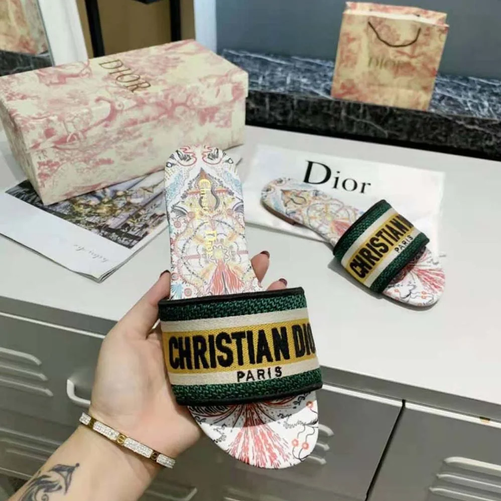 Dior Dway Slide Multicolor Embroidered Cotton for Women in White Dior Dway Slide Multicolor Embroidered Cotton for Women in White