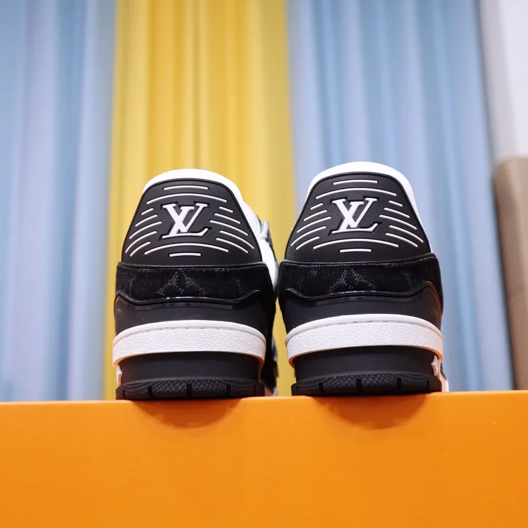Louis Vuitton Trainer Sneaker Mix Of Materials Black in White