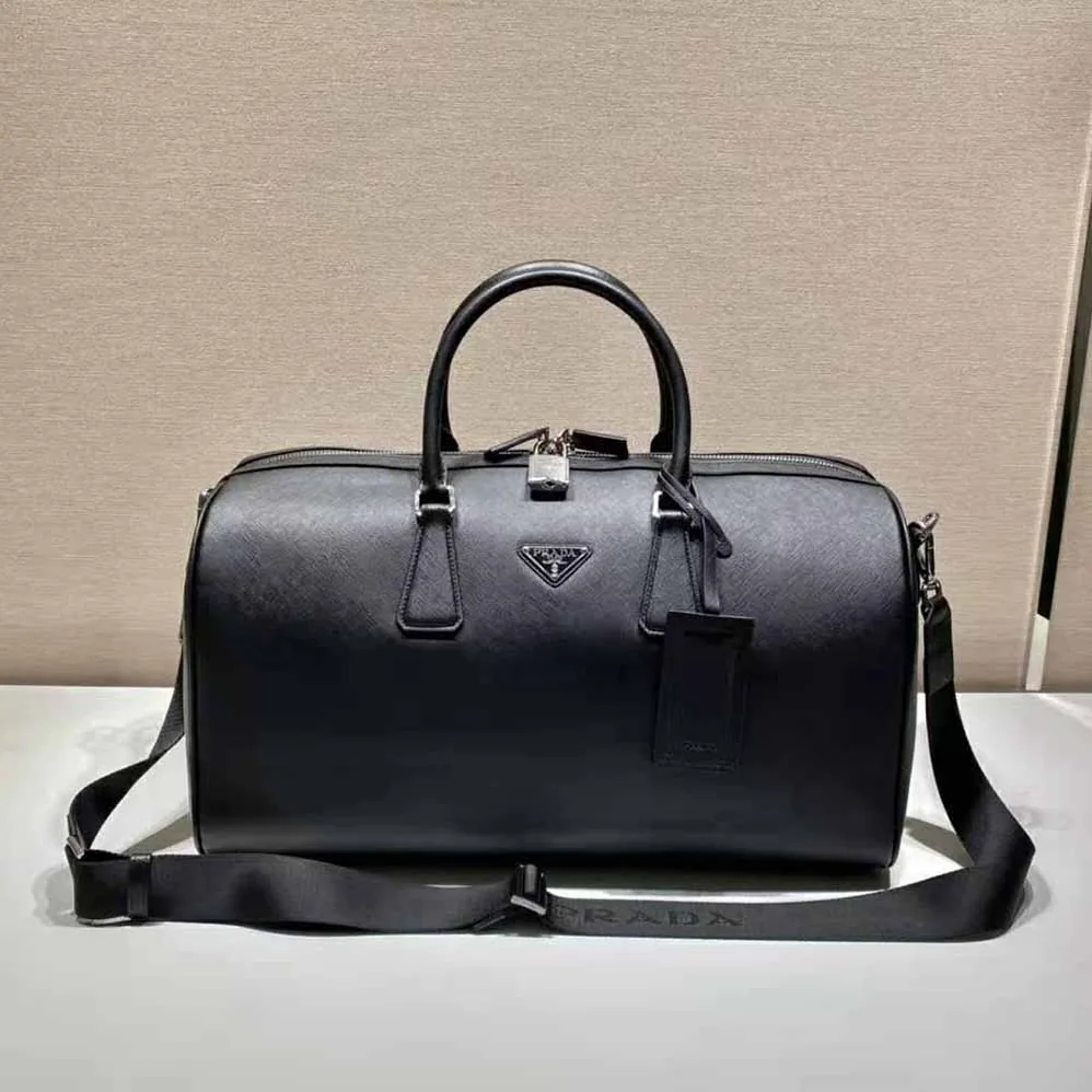 Prada Elegant Duffle Bag in Saffiano Leather Travel Bag for Men in Black Prada Elegant Duffle Bag in Saffiano Leather Travel Bag for Men in Black