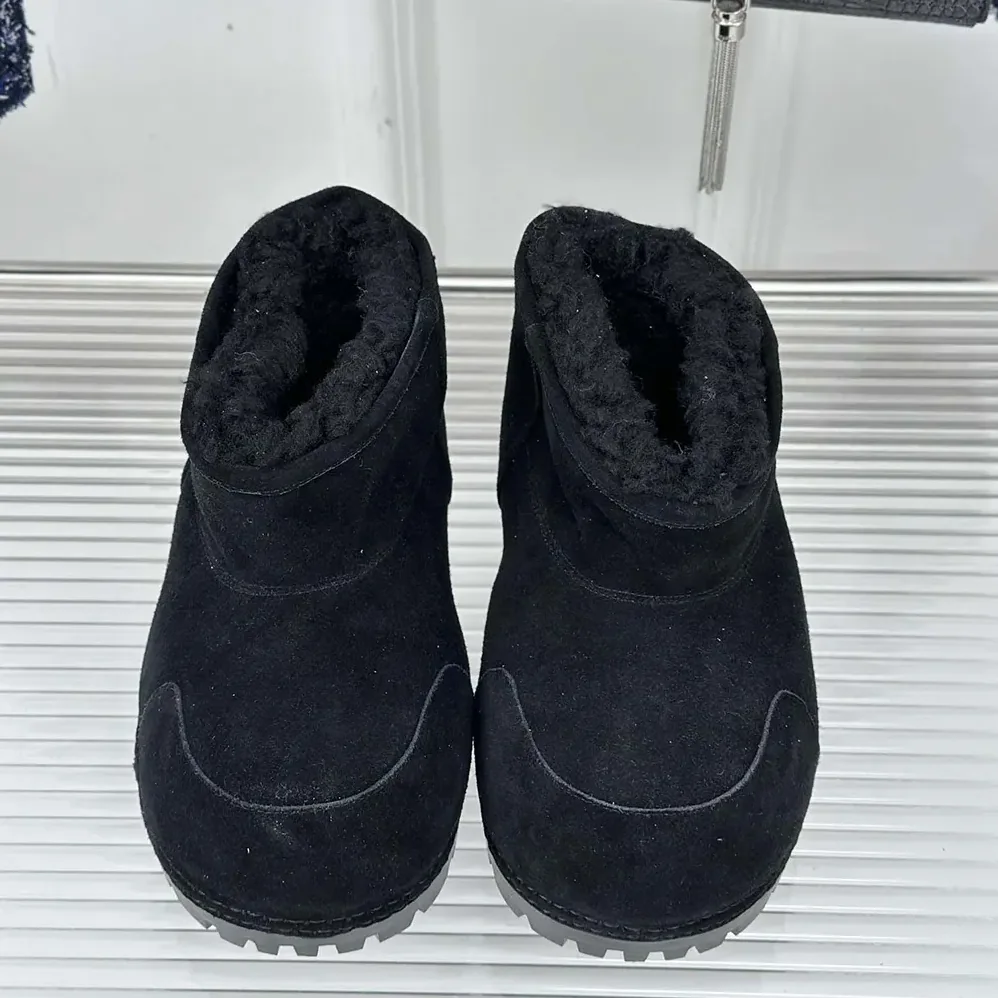 Balenciaga Alaska Fur Bootie in Black Split Calfskin and Synthetic Material for Unisex Balenciaga Alaska Fur Bootie in Black Split Calfskin and Synthetic Material for Unisex