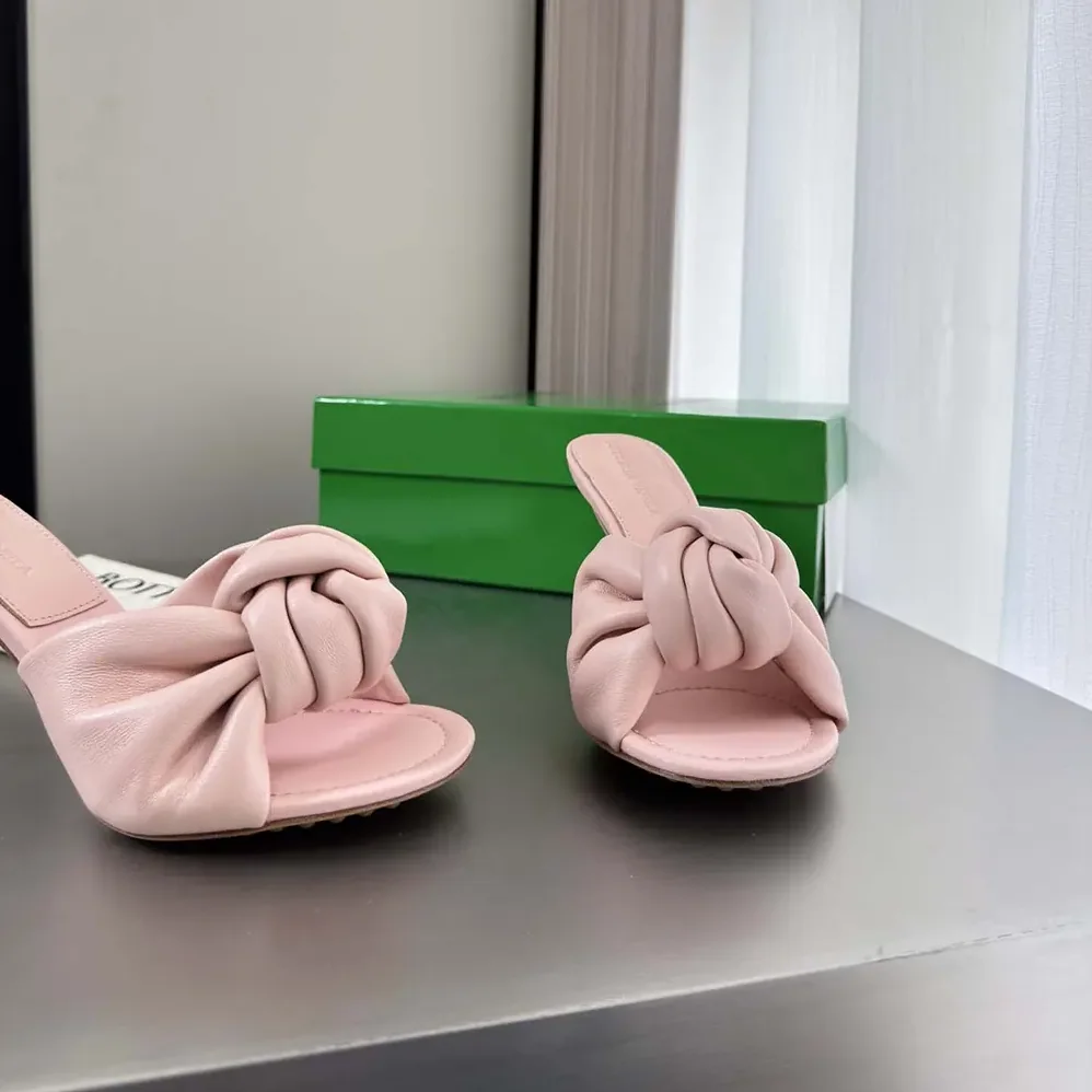 Bottega Veneta Cherry Mule in Supple Nappa Leather for Women in Blush